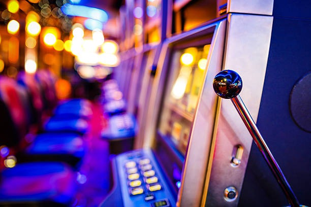 yola app showing live-dealer blackjack and roulette tables